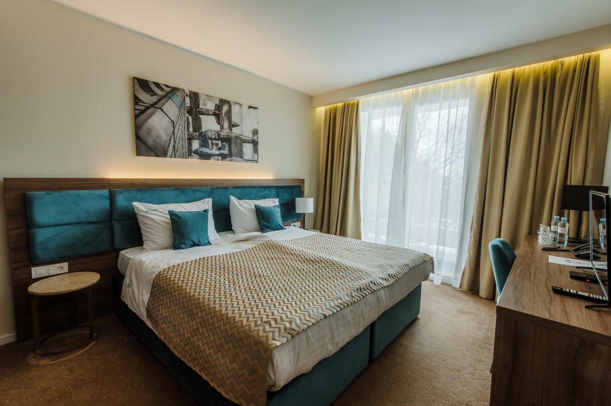 Hotel Nais Nis Luaran gambar