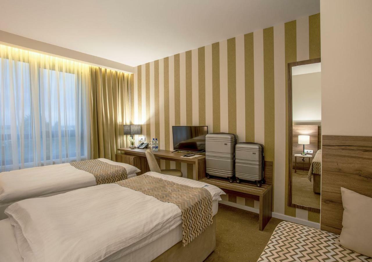 Hotel Nais Nis Luaran gambar