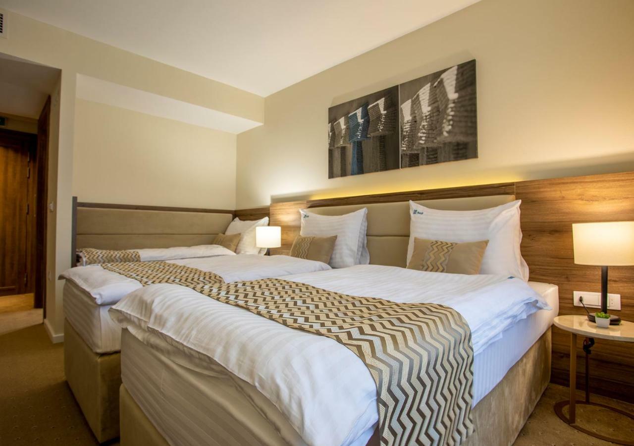 Hotel Nais Nis Luaran gambar
