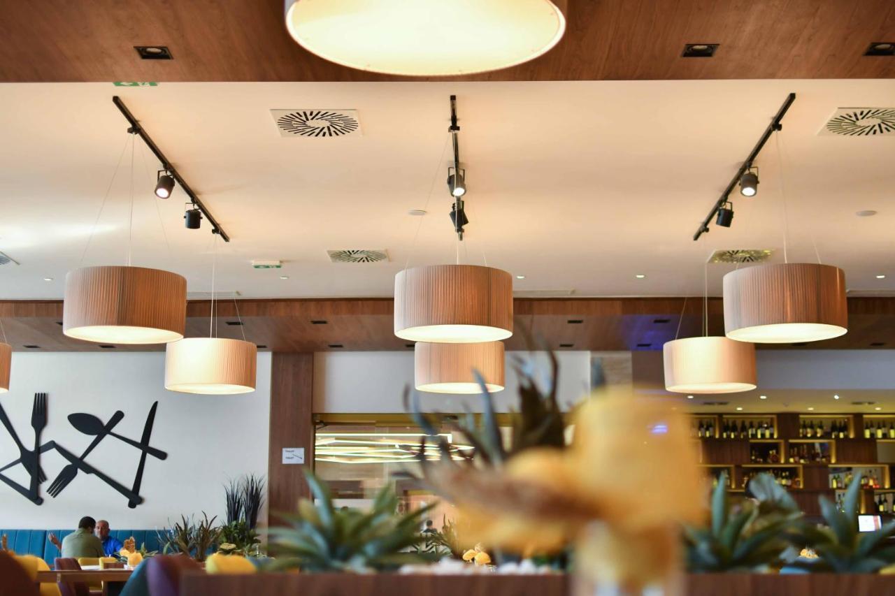Hotel Nais Nis Luaran gambar